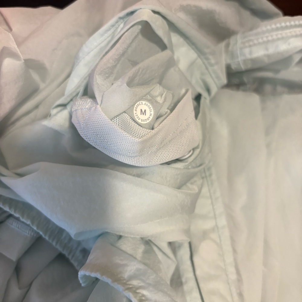 SOLD Lululemon Step Out Anorak Ocean Air Lightweight Jacket Size Medium Rain - Picture 16 of 16